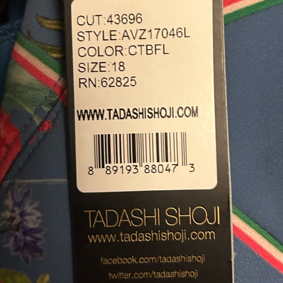 NWT Tadashi Shoji pleated floral dress - Picture 3 of 4